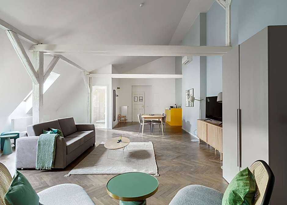 limehome Prague Halkova