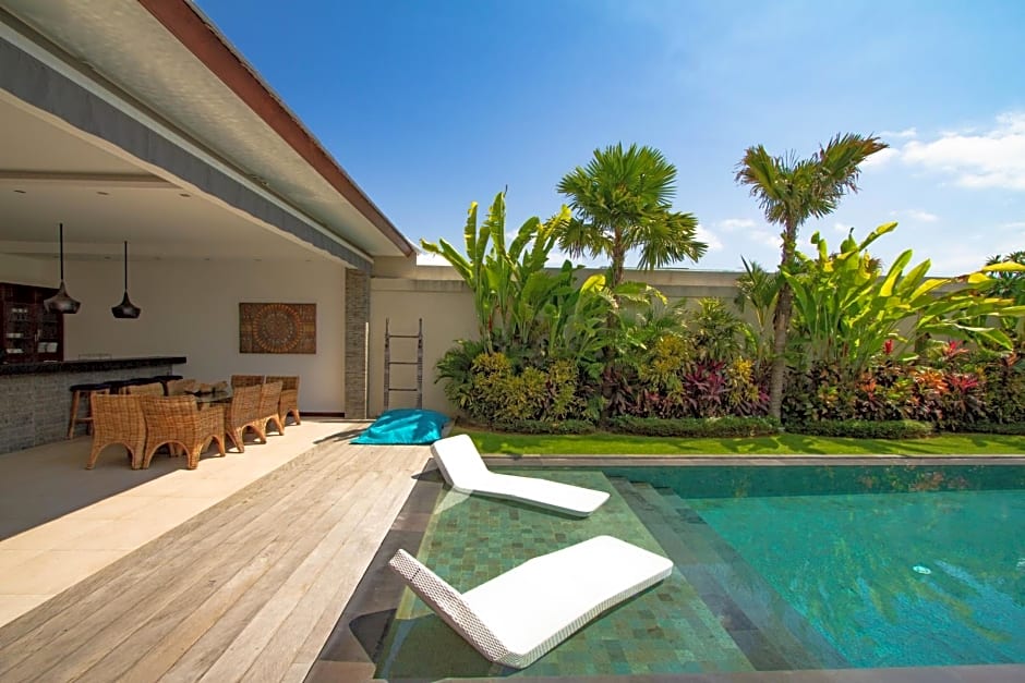 Villa Juna - Beautiful 3 Bedroom in Seminyak