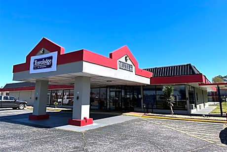Travelodge by Wyndham Lumberton