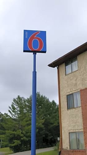 Motel 6 Morehead, KY