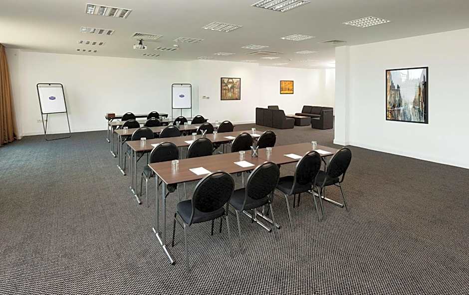 Hampton By Hilton Luton Airport