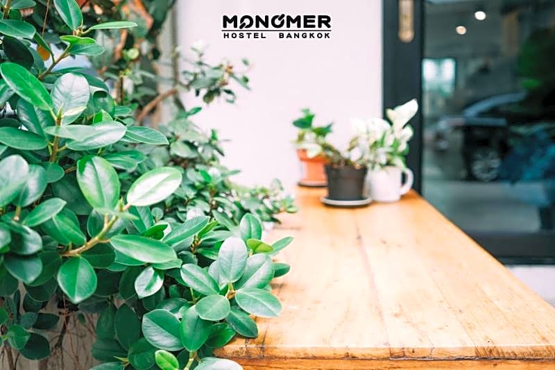 Monomer Hostel