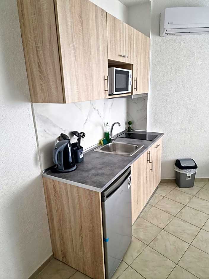 BLUE EYES APARTMENTS