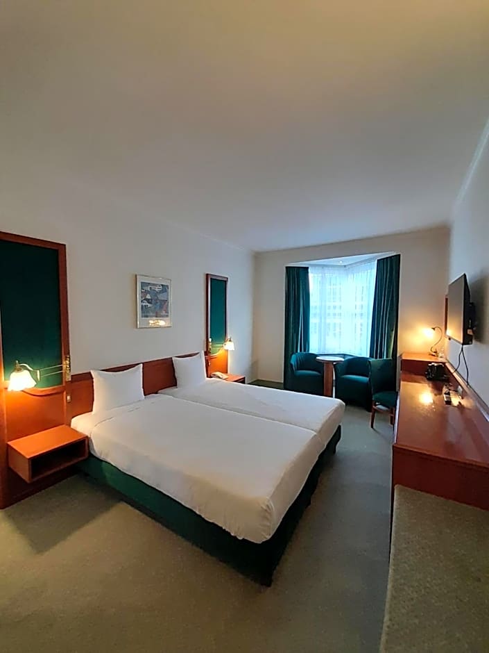 Photo 1 of 4 of Superior 2 Beds