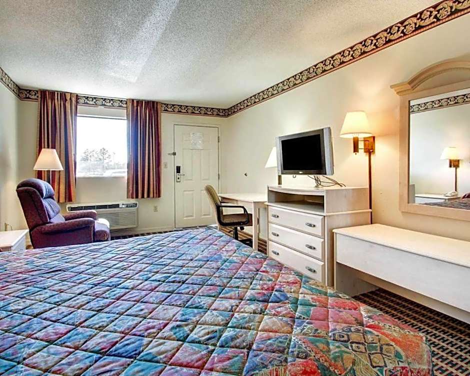 Econo Lodge Pearl