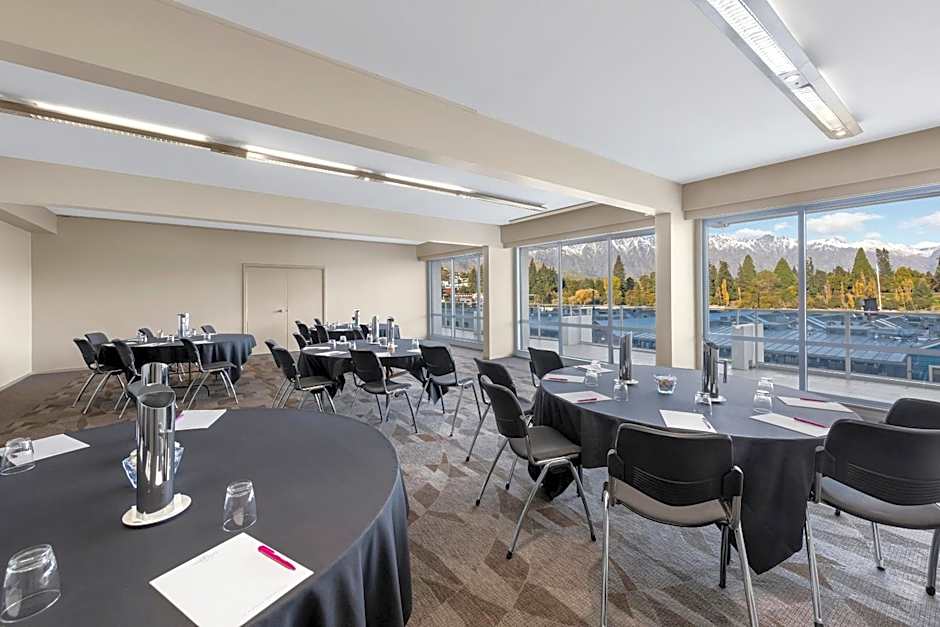 Crowne Plaza Queenstown By IHG