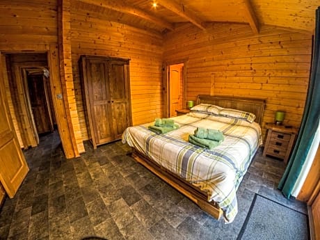 Apartment with Shower