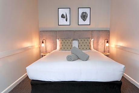 Executive Queen Room