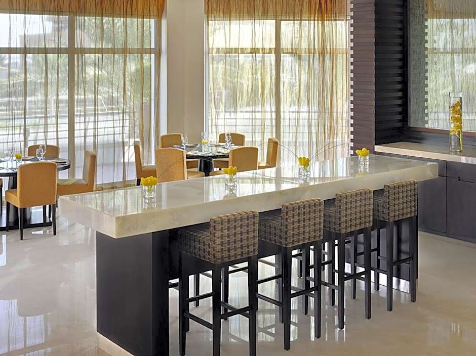 Movenpick Hotel Jumeirah Lakes Towers