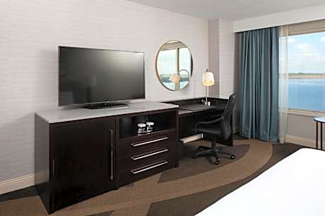 1 King Bed