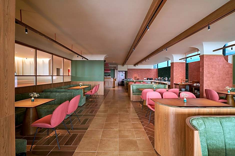 Len Hotel