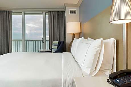 Queen Room with Two Queen Beds - Oceanfront