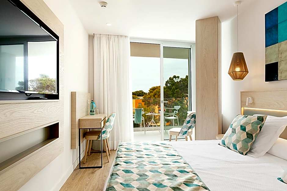 Photo 1 of 4 of Double Room