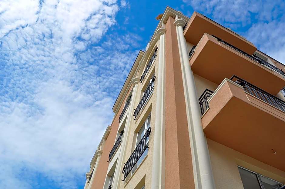 Boutique Suites Rainbow 4