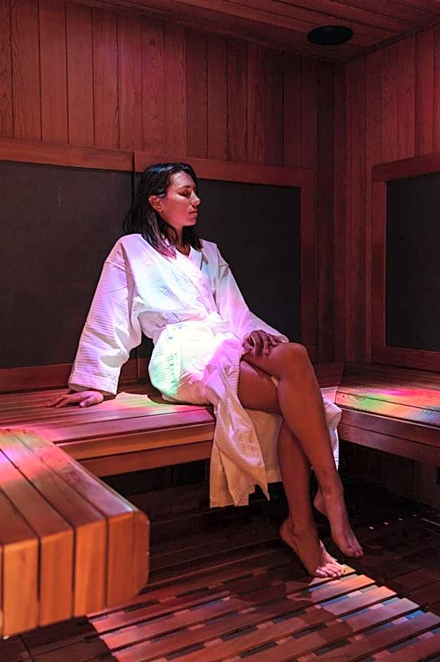 Deep Blue Hotel & Hot Springs