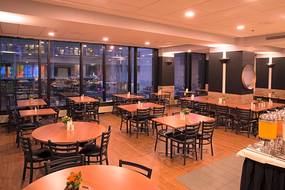 Travelodge by Wyndham Montreal Centre