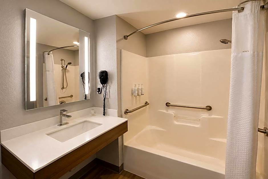 Microtel Inn & Suites By Wyndham Macon