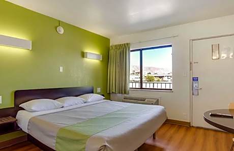 Deluxe King Room - Smoking