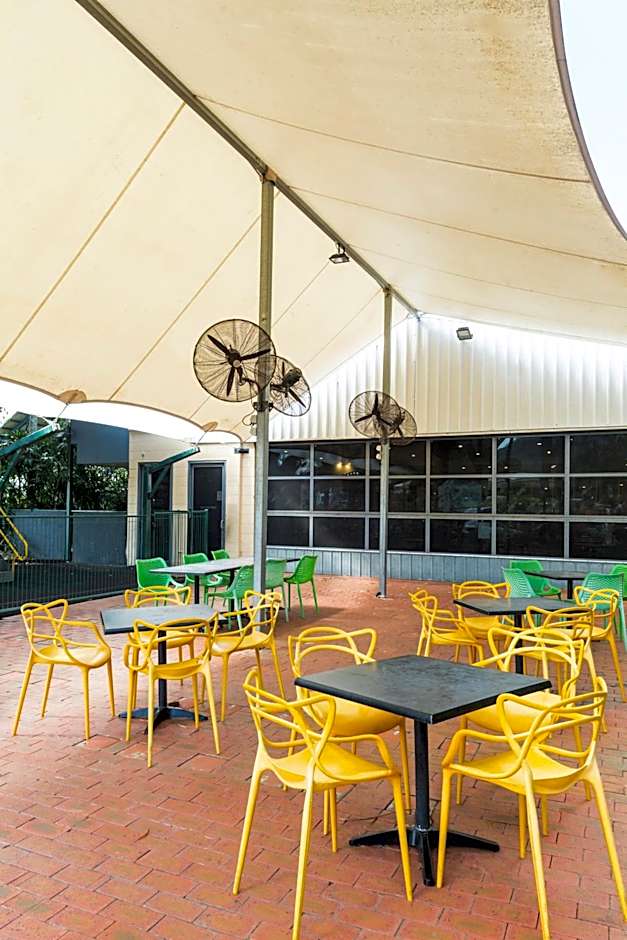 Nightcap at Edge Hill Tavern