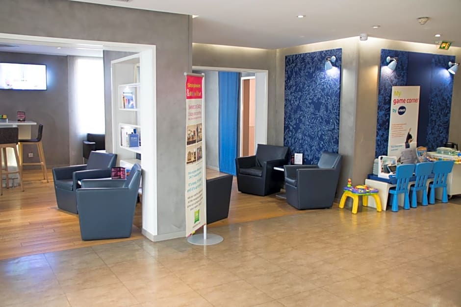 Ibis Styles Paris Tolbiac Bibliotheque