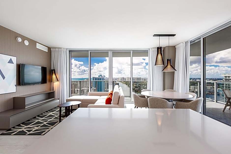 Hyde Beach House Hollywood Private Suites