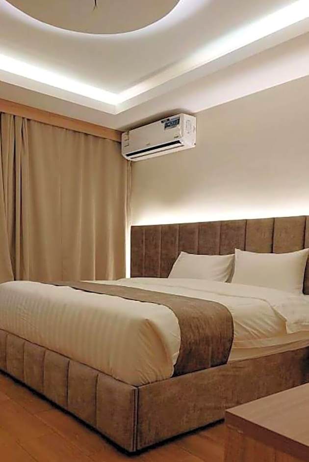 Golden Tulip Abha