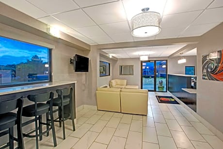 Super 8 by Wyndham Shelby