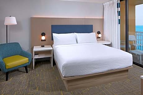 Suite, 1 King, Sofa bed, Oceanfront, High floor, Balcony