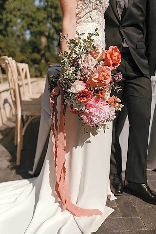 Chanticleer Gardens Barn cottage with a Pool