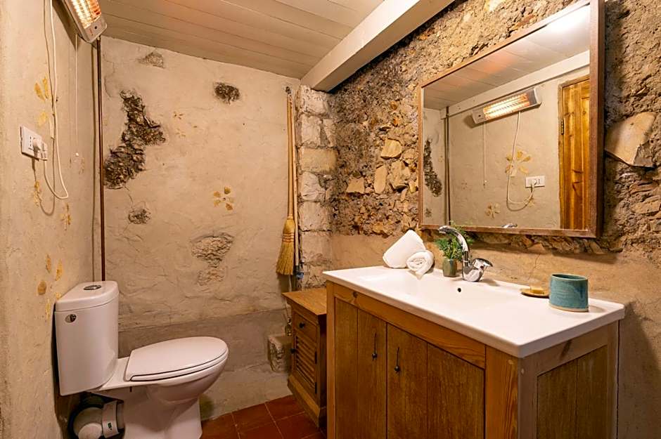 Hemdatya Stone Suites In The Galilee