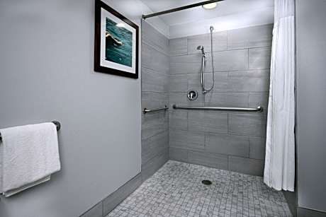 Room, 2 Queen Beds, Balcony, River View