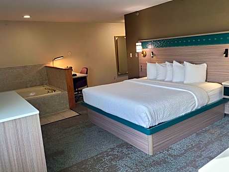 King Room with Sofa Bed and Spa Bath