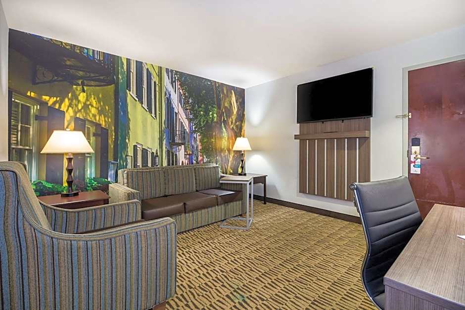 Clarion Pointe Charleston - West Ashley