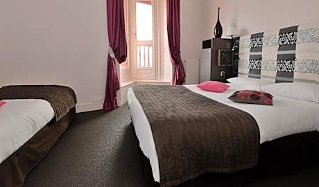 Comfort Triple Room with City View