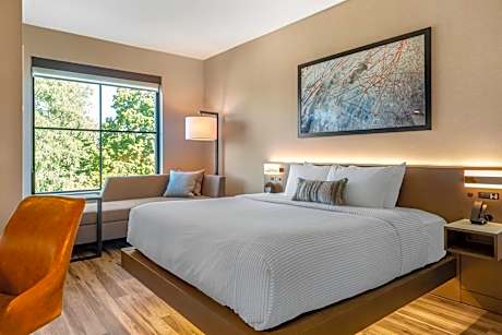 Standard King Room - Non Smoking