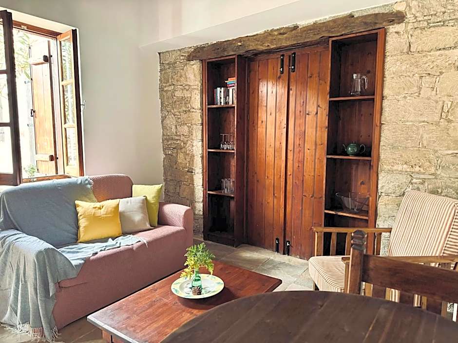 Porfyrios Country House