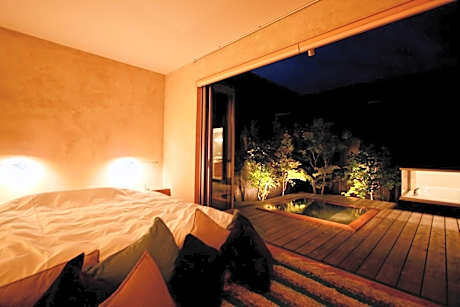 Asian Suite Room with Tatami Area and Private Bathroom - Annex