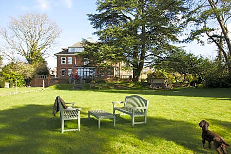 The Manor at Sway – Hotel, Restaurant and Gardens