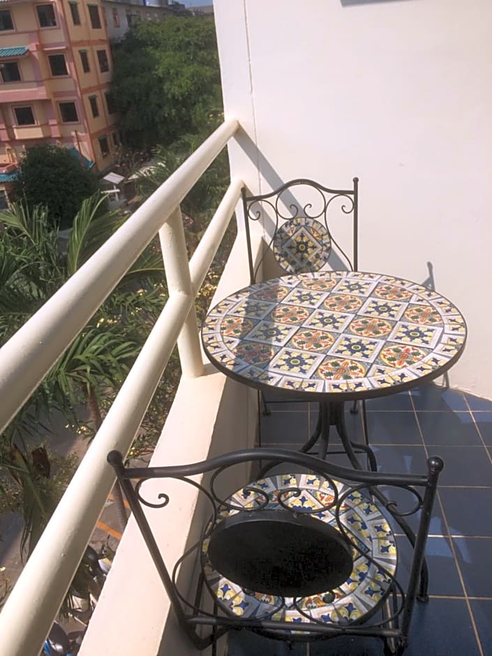 B&B View Talay 1B Residence by Dao