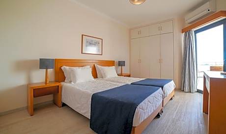 Superior One-Bedroom Apartment