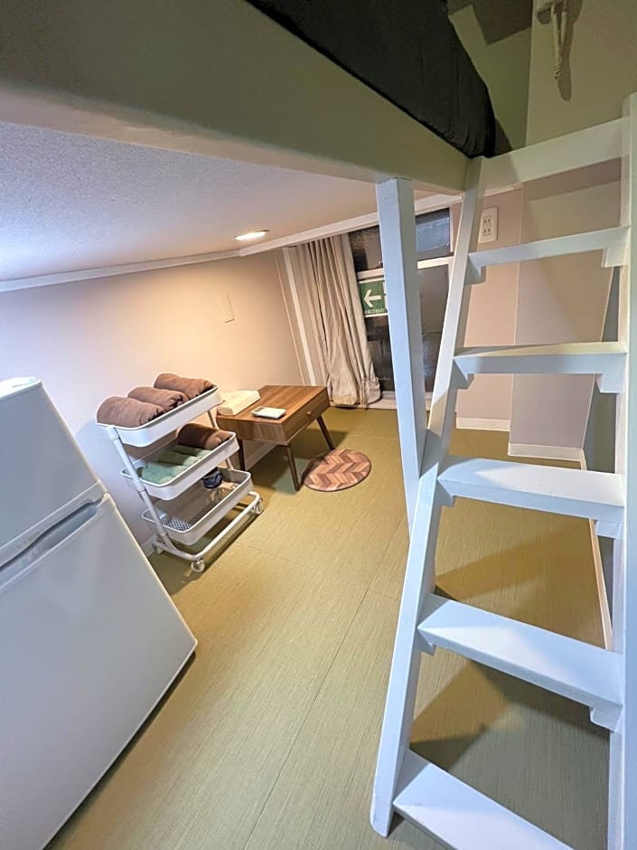 誠家　MAKOTO HOSTEL