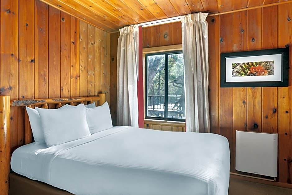 Kohl's Ranch Lodge