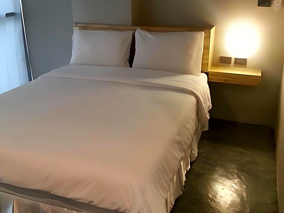 IZEN Budget Hotel & Residences (Plus)