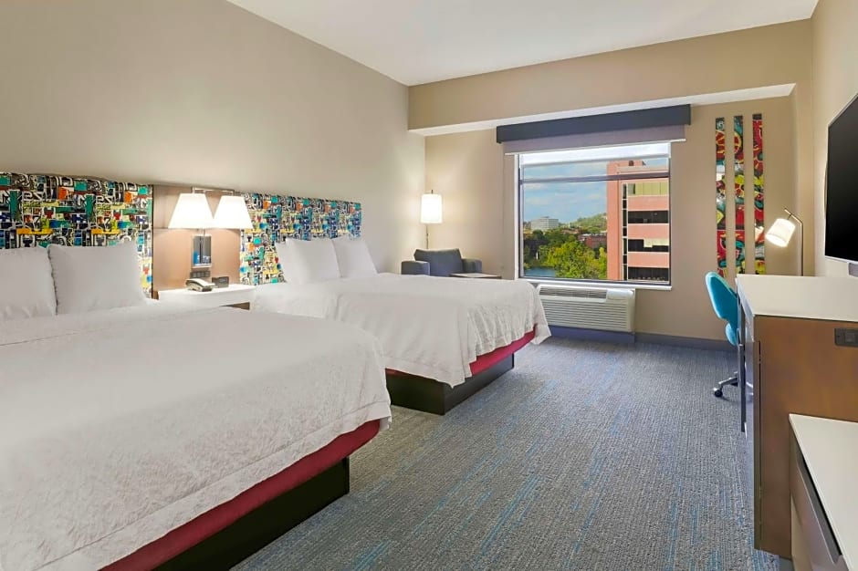 Hampton Inn By Hilton And Suites Pittsburgh-Downtown