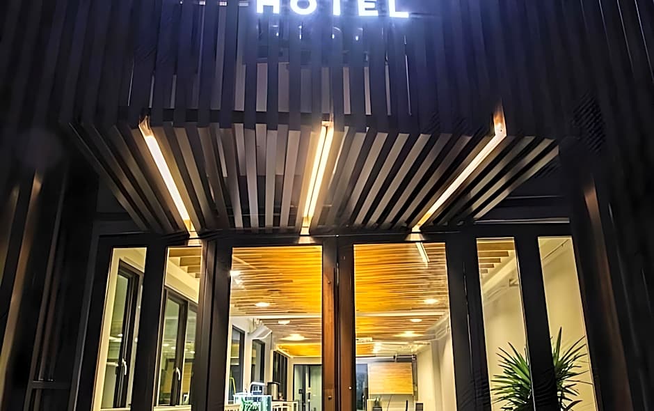 Fine Bed Hotel
