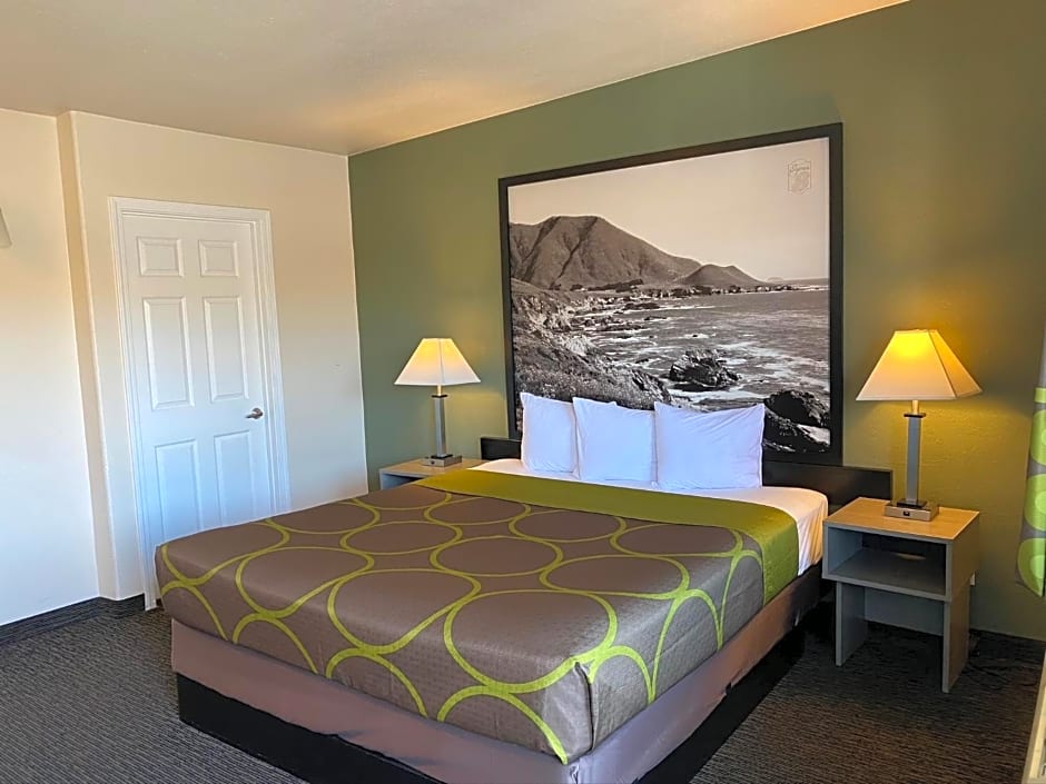 Super 8 by Wyndham Monterey