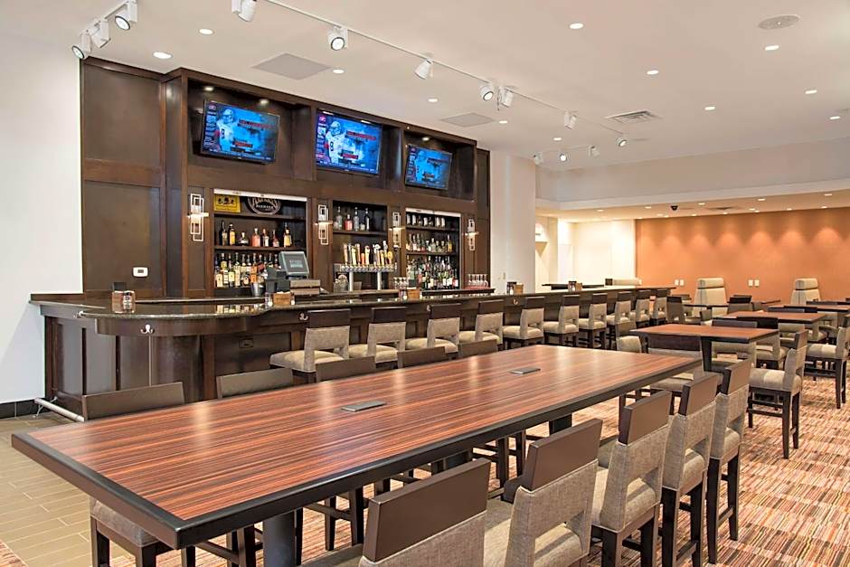 DoubleTree By Hilton Hotel Grand Rapids Airport
