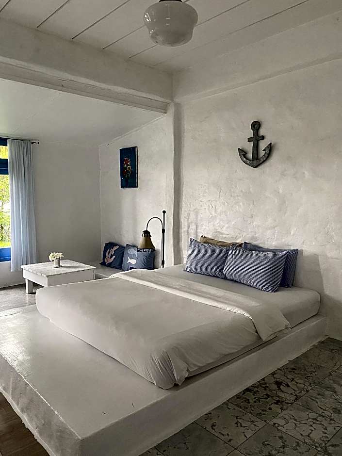 Hua Plee Lazy Beach Hotel