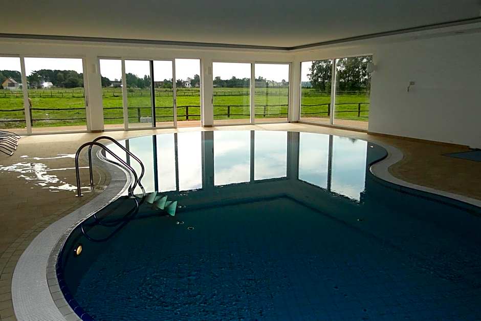 Friesenhof Hotel-Restaurant-Reitanlage