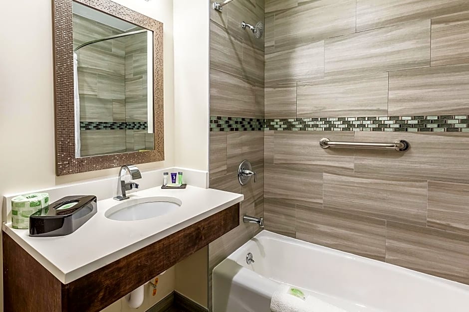 Van Wyck Hotel & Suites near JFK Airport